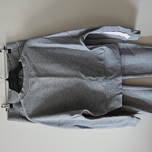 Guess Jogging Suit Set! - Picture 3 of 7